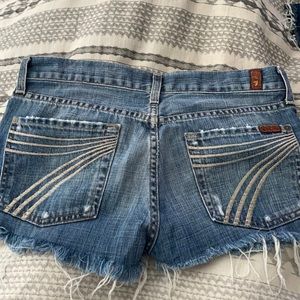 7famk cutoff shorts distressed hem
